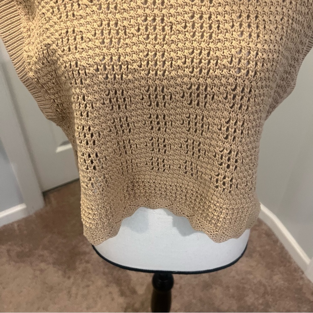 AQUA
Cotton Crochet Crop Top
Nwt small. Brand new - Picture 7 of 10